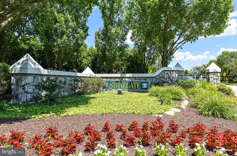 4 Saw Mill Dr, Mount Laurel, NJ 08054