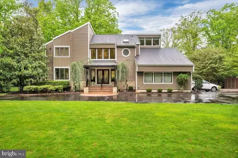 9 N Country Lakes Dr, Marlton, NJ 08053
