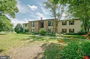 48 B Sumac Ct, Mount Laurel, NJ 08054