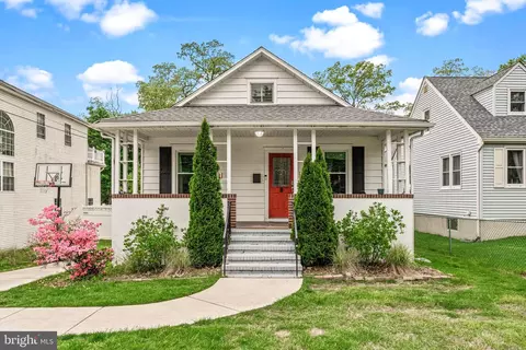 206 S Lippincott Ave, Maple Shade, NJ 08052