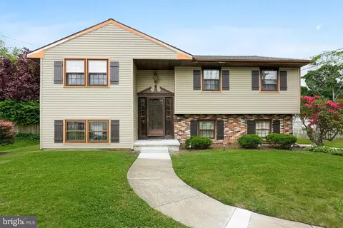 14 Florence Ave, Marlton, NJ 08053