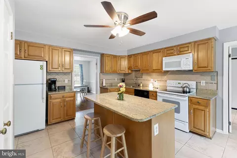 Kitchen - 28 Washington Way, Tabernacle, NJ 08088 photo 2 of 3