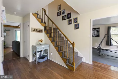 Entry Way - 28 Washington Way, Tabernacle, NJ 08088 photo 1 of 3