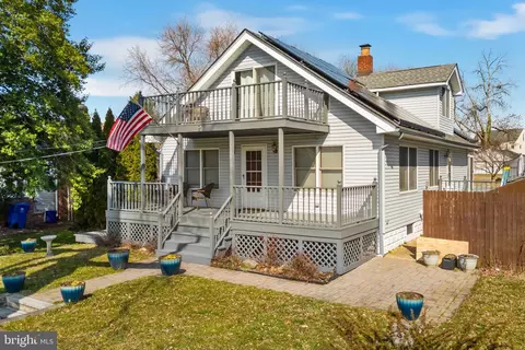 211 Delaware Ave, Fieldsboro, NJ 08505