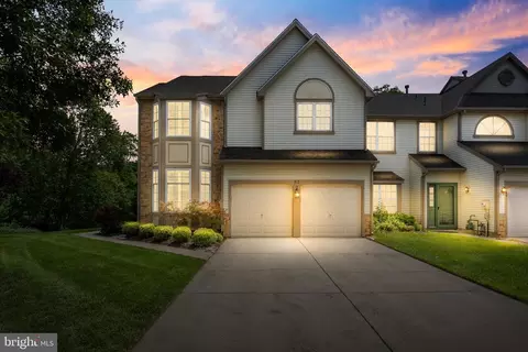 82 Sandhurst Dr, Mount Laurel, NJ 08054