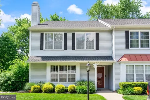 301 Andrews Ln, Moorestown, NJ 08057