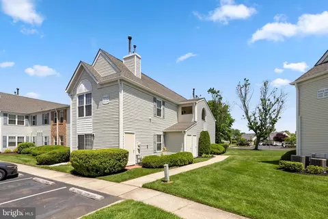 2208 B Toddsbury Ct, Mount Laurel, NJ 08054