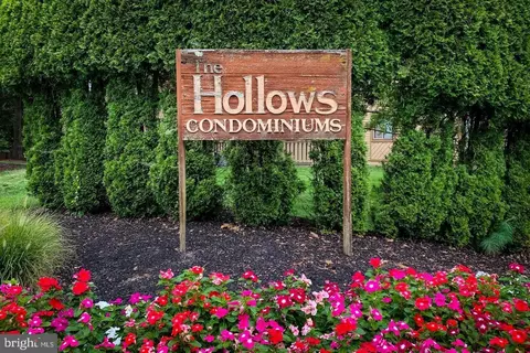 1303 Woodhollow Dr, Marlton, NJ 08053