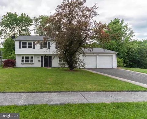 11 Edgely Pl, Willingboro, NJ 08046