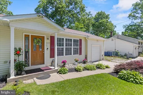 220 Tulip St, Browns Mills, NJ 08015