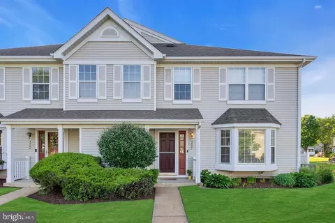 3505 Fenwick La, Mount Laurel, NJ 08054