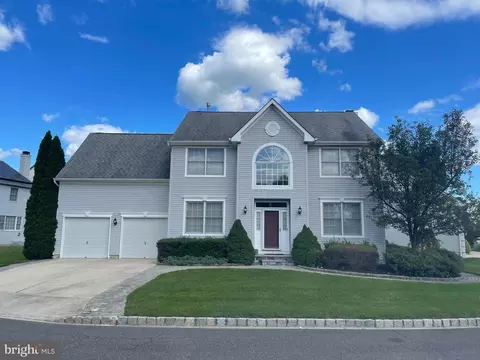 7 Greenbrier Dr, Westampton, NJ 08060