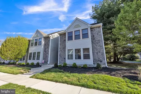 30 Summit Ct, Marlton, NJ 08053