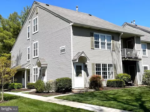 2001 A Sedgefield Dr, Mount Laurel, NJ 08054