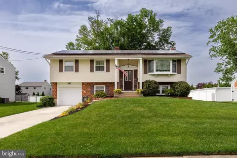 130 Candlestick Ln, Marlton, NJ 08053