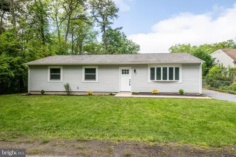 61 Ivy St, Browns Mills, NJ 08015