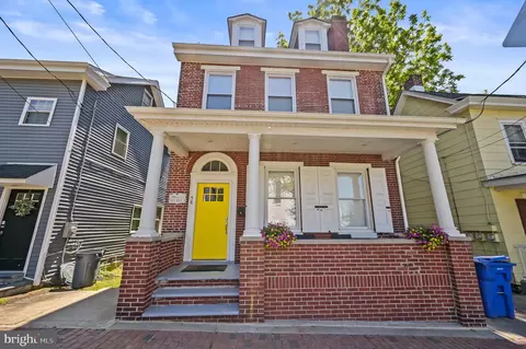 58 Hanover St, Pemberton, NJ 08068