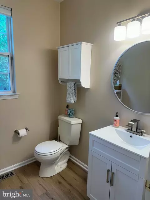 Bath - 2 Cattail Dr, Mount Laurel, NJ 08054 photo 2 of 10