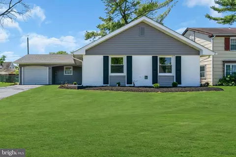 26 Maplewick Ln, Willingboro, NJ 08046