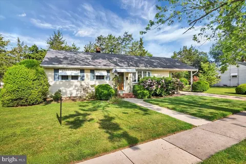 120 Ashurst Ln, Mount Holly, NJ 08060