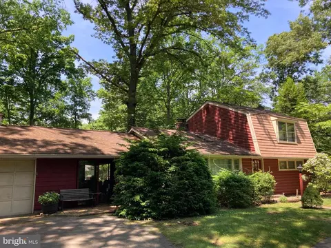 110 Woolmans Ln, Mount Laurel, NJ 08054
