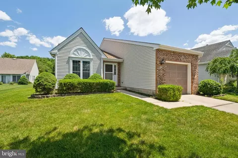 Exterior - 411 Aster Pl, Mount Laurel, NJ 08054 photo 3 of 3