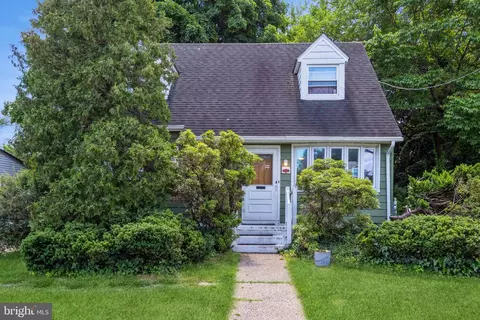 222 Temple Blvd, Palmyra, NJ 08065