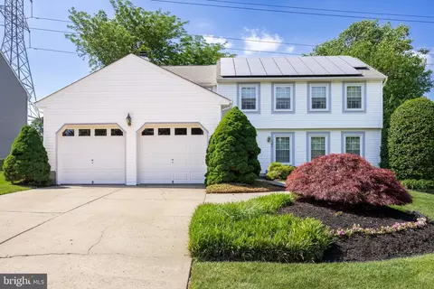 184 Knotty Oak Dr, Mount Laurel, NJ 08054
