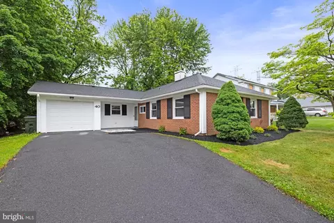 40 Medley Ln, Willingboro, NJ 08046
