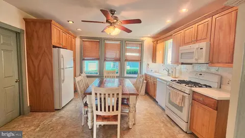 Entry Way - 304 Union Ave, Delanco, NJ 08075 photo 3 of 13