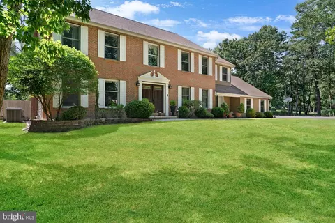 1 Madison Ct, Southampton, NJ 08088