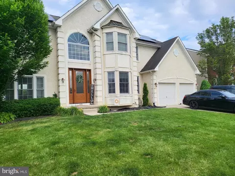 445 W Country Club Dr, Mount Holly, NJ 08060
