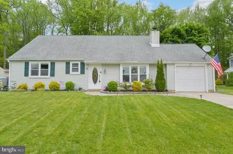 13 Whitlow Dr, Westampton, NJ 08060