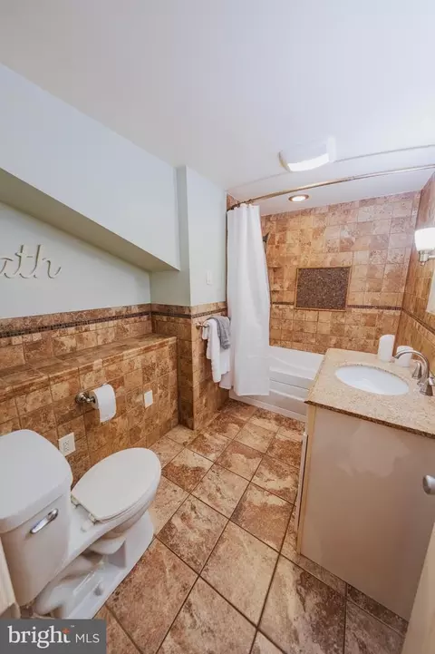 Bath - 36 Cornell Dr, Delran, NJ 08075 photo 2 of 3