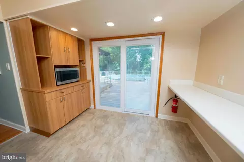 Entry Way - 36 Cornell Dr, Delran, NJ 08075 photo 2 of 2