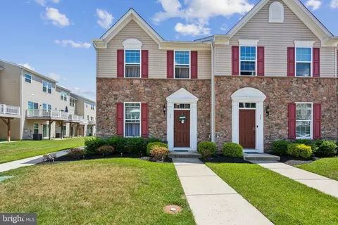 77 Benford Ln, Beverly, NJ 08010