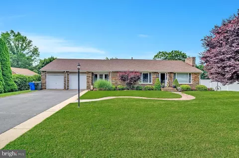 216 Crosswicks Rd, Bordentown, NJ 08505