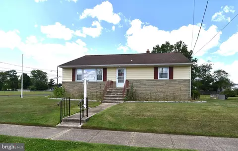 165 Farner Ave, Burlington, NJ 08016