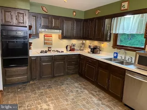 Kitchen - 197 Schoolhouse Rd, Wrightstown, NJ 08562 photo 4 of 4