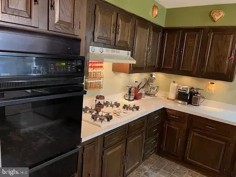 Kitchen - 197 Schoolhouse Rd, Wrightstown, NJ 08562 photo 3 of 4