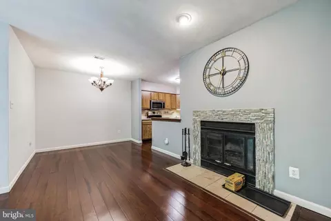 70 W Bluebell Ln # B, Mount Laurel, NJ 08054
