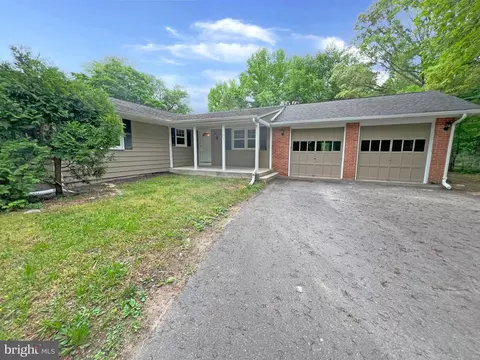 20 Taunton Rd, Medford, NJ 08055