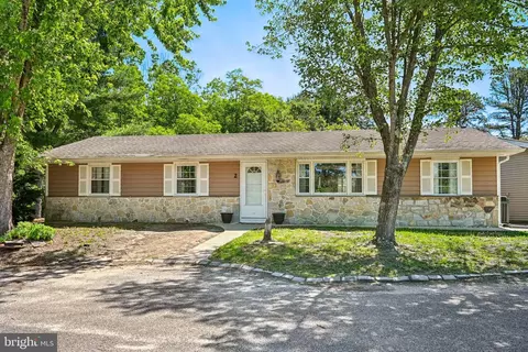 2 Yakima Ln, Browns Mills, NJ 08015