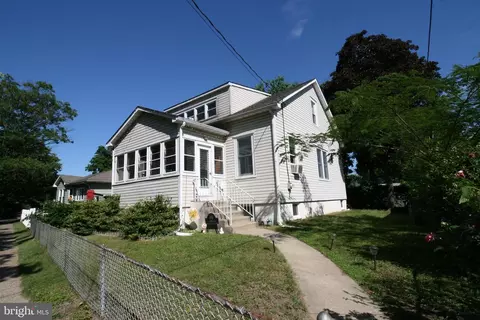 106 E Charles St, Palmyra, NJ 08065
