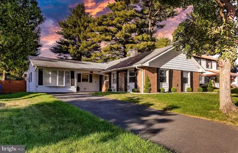 19 Peartree Ln, Willingboro, NJ 08046