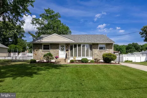 210 Jan Dr, Cinnaminson, NJ 08077