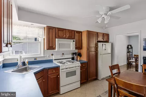 Kitchen - 210 Jan Dr, Cinnaminson, NJ 08077 photo 3 of 3