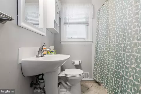 Bath - 210 Jan Dr, Cinnaminson, NJ 08077 photo 1 of 2