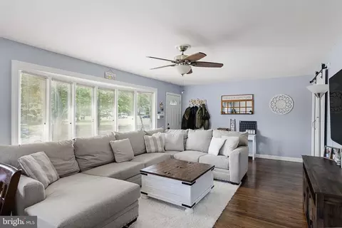 Living - 210 Jan Dr, Cinnaminson, NJ 08077 photo 2 of 2