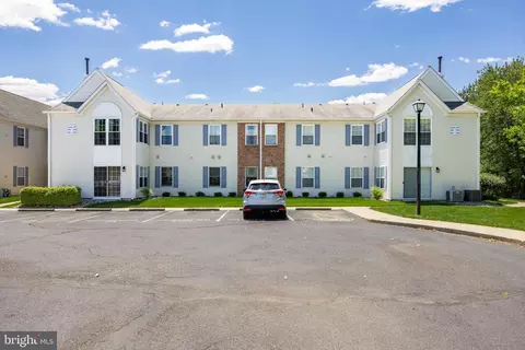 203 A Arrowwood Ct, Mount Laurel, NJ 08054